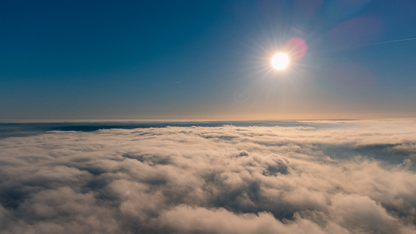 26个字母按照顺序组成的的爱情英语句子例.a boy can